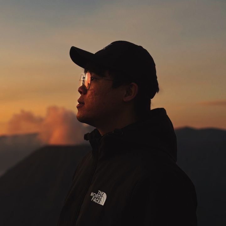 Xuan Ze at sunrise in the mountains